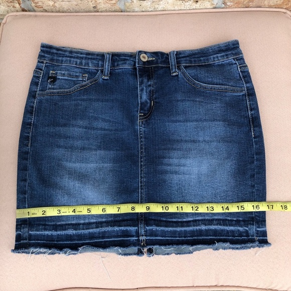 KanCan Stretchy Cotton Distressed Raw Hem Medium Wash Mini Jean Skirt 9/28 - Picture 12 of 13